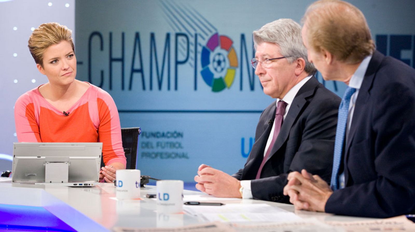 Enrique Cerezo, presidente del Atlético de Madrid:"Un estadio de fútbol no es la ópera" - Los desayunos | Ver