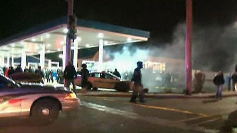 Un policía mata a otro joven negro en un tiroteo cerca de Ferguson