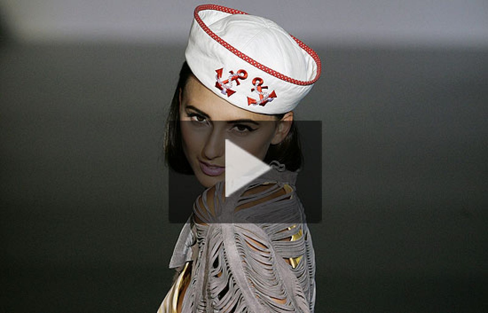 Desfile de María Escoté en El Ego de Cibeles | Ver