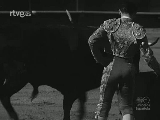 Archivo Histórico - TOROS EN SEVILLA. ORDOÑEZ MANOLO GONZALEZ LITRI