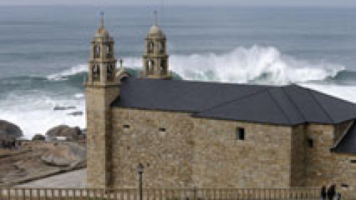 Reabre el templo que quedó calcinado hace un año en Galicia