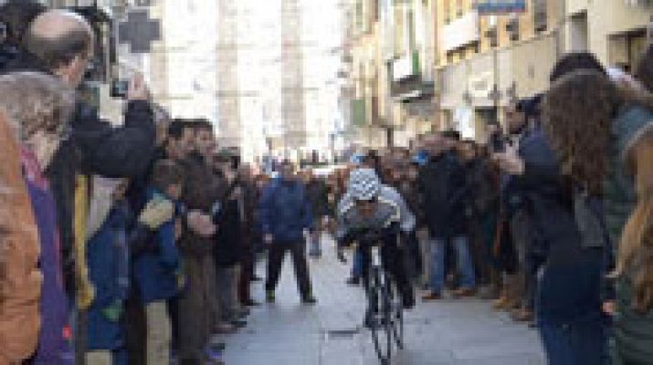 Segovia despierta en Navidad con una carrera de bicicletas sin cadena