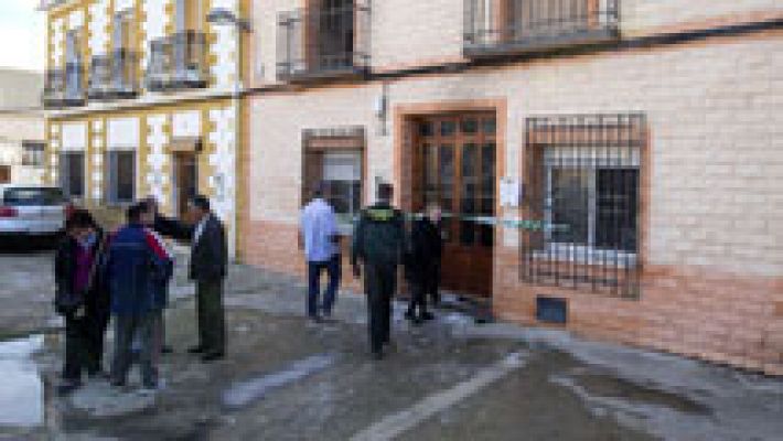 Un hombre grave al salvar a un anciano de un incendio