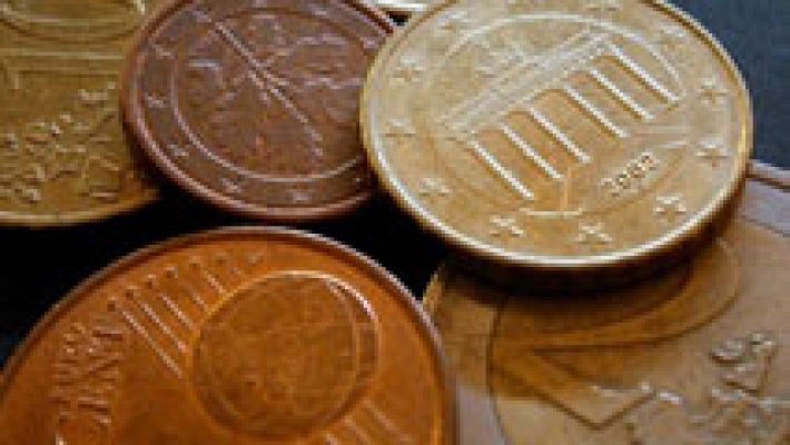 Telediario 1 - Las pensiones subirán un 0,25% y el salario mínimo 3 euros