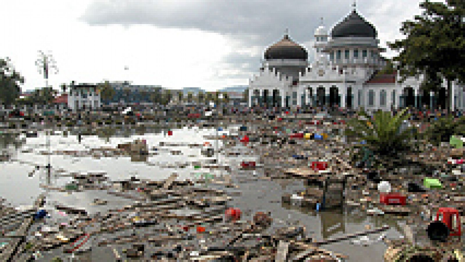 Telediario 1: TVE vuelve a la zona indonesa más devastada por el tsunami | RTVE Play