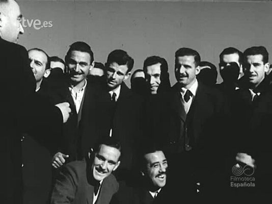 Archivo Histórico - LLEGADA EQUIPO DE FUTBOL ARGENTINO