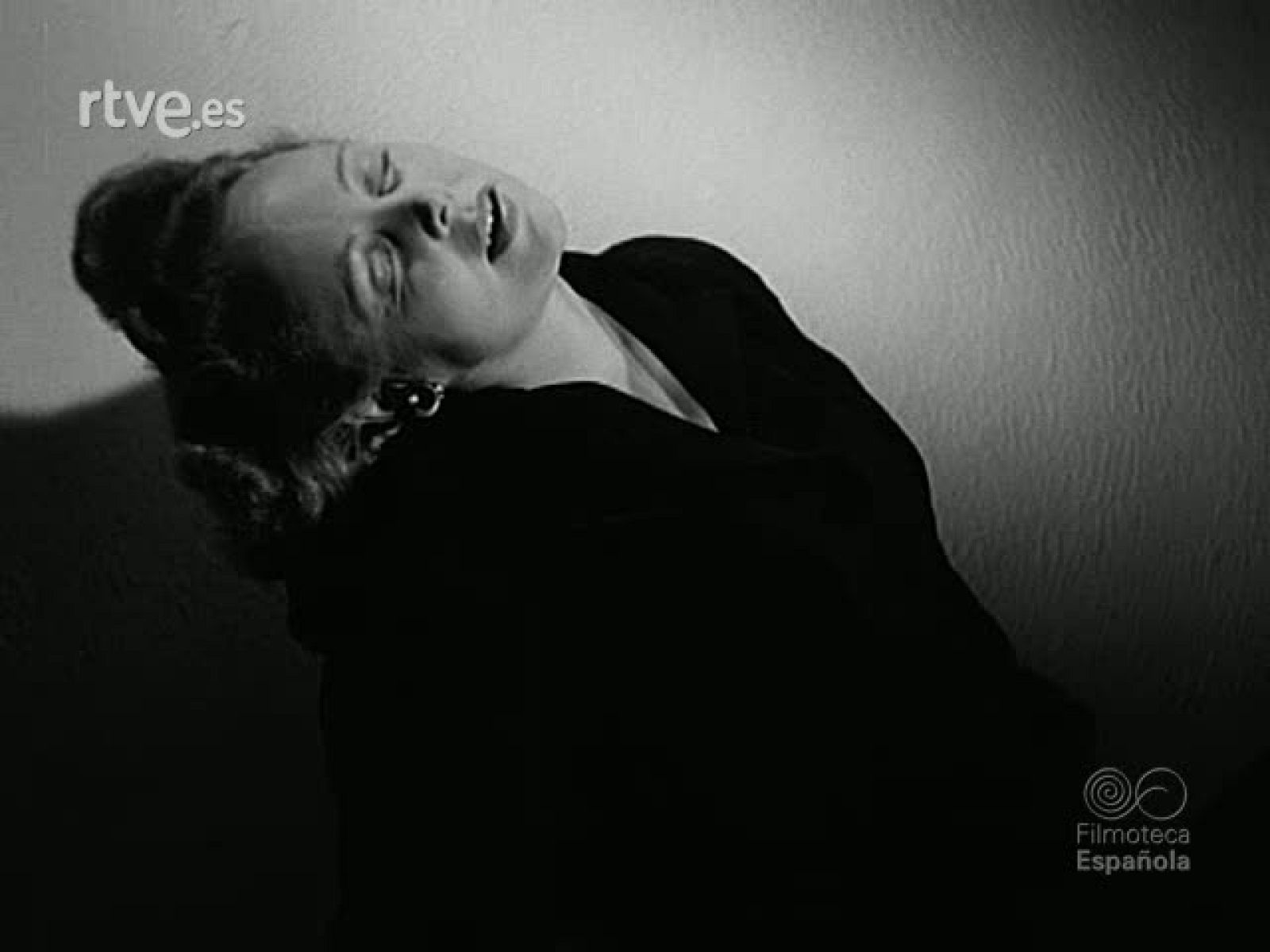 EN TORNO A LA BOLA | Ver