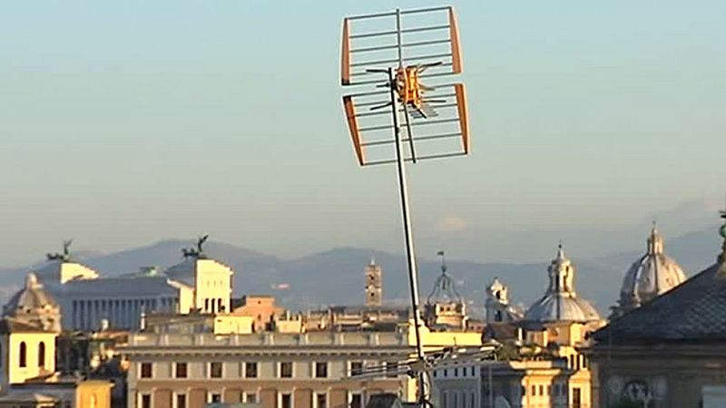 Limpiar los tejados de Roma de antenas y parabólicas