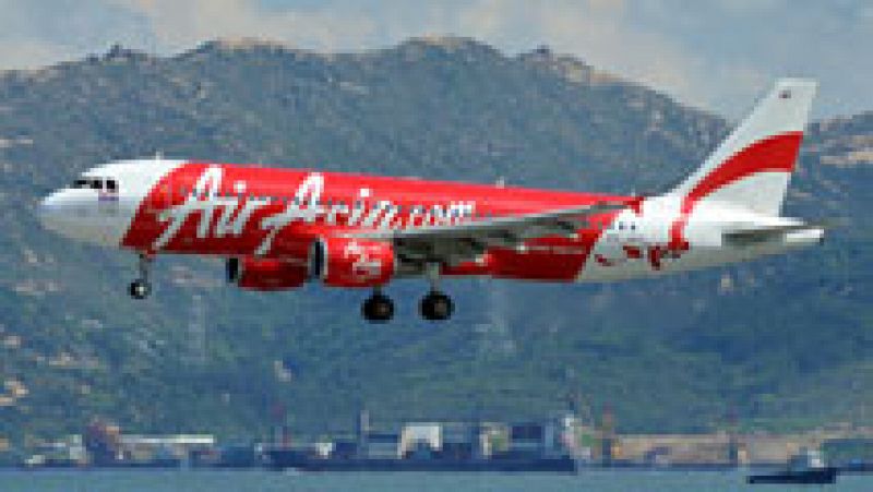 Desaparece un avión de Air Asia con 162 personas a bordo