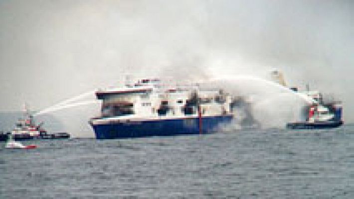 Telediario 1 - Un incendio en un ferry italiano obliga a desalojar a cerca