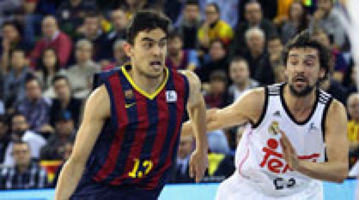 Telediario 1 - El Madrid se deja el liderato en el Palau (76-68)