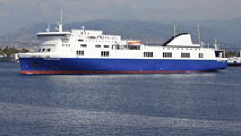 Los gobiernos italiano y griego han confirmado que hay cinco muertos en el naufragio del ferri