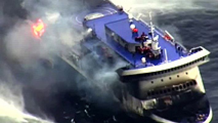 La evacuación del ferry siniestrado en el Adriático se salda con diez muertos