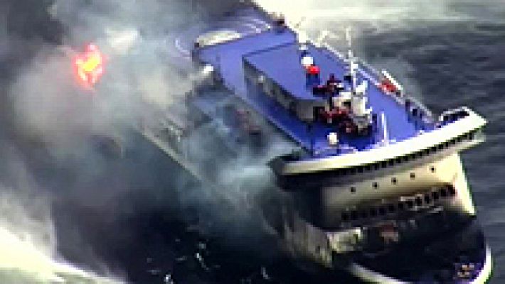 Telediario 1 - La evacuación del ferry siniestrado en el Adriático se salda con diez muertos