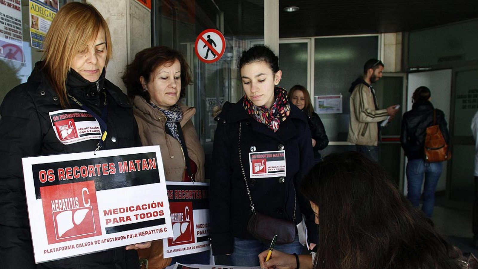 Sanidad tratará entre 5.000 y 6.000 pacientes de hepatitis C con los nuevos fármacos en 2015 | Ver
