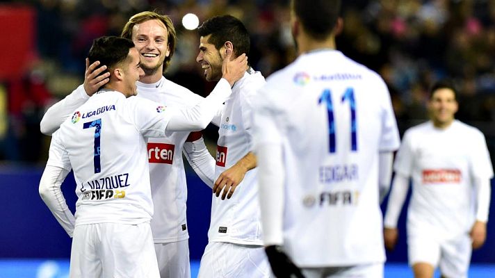 Telediario 1 - Miles de personas desafían al frío y apoyan el partido 'Champions for Life'