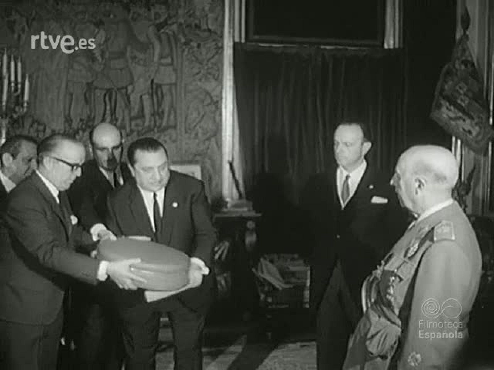 PERSONAL DE NO -DO EN EL PARDO | Ver