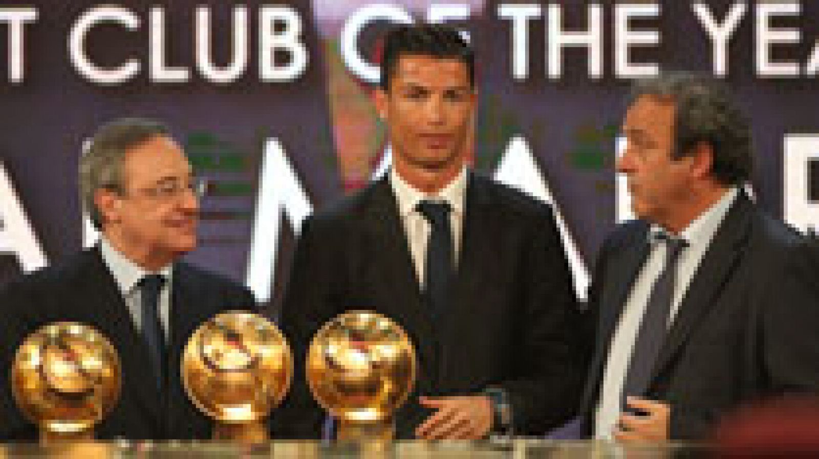 El delantero del Real Madrid Cristiano Ronaldo, galardonado en Dubai con el premio Globe Soccer al mejor futbolista del año, ha reconocido que este galardón puede ser "una buena señal para el Balón de Oro" y ha explicado que el campo de fútbol es su "lugar favorito para contestar a la gente que habla mucho".