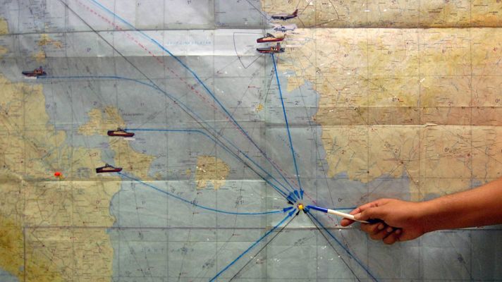 Telediario 1 - Hallados los restos del avión de Air Asia desaparecido