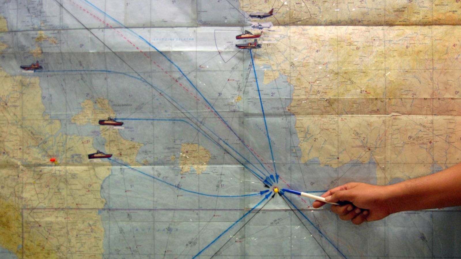 Hallan los restos del avión de Air Asia desaparecido en aguas del mar de Java