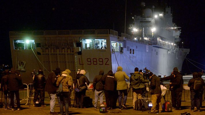 Telediario 1 - Italia continúa la búsqueda de desaparecidos tras el incendio de un ferry en el Adriático