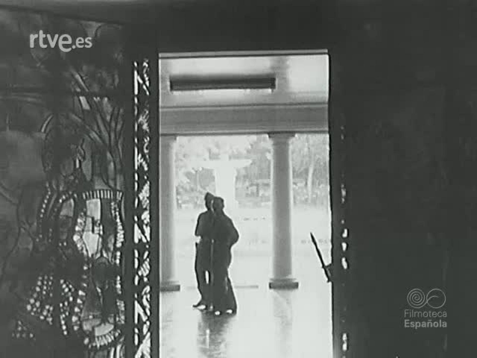 RECEPCION DEL PRESIDENTE FILIPINO QUIRINO A LA COLONIA ESPAÑOLA EN FILIPINAS | Ver