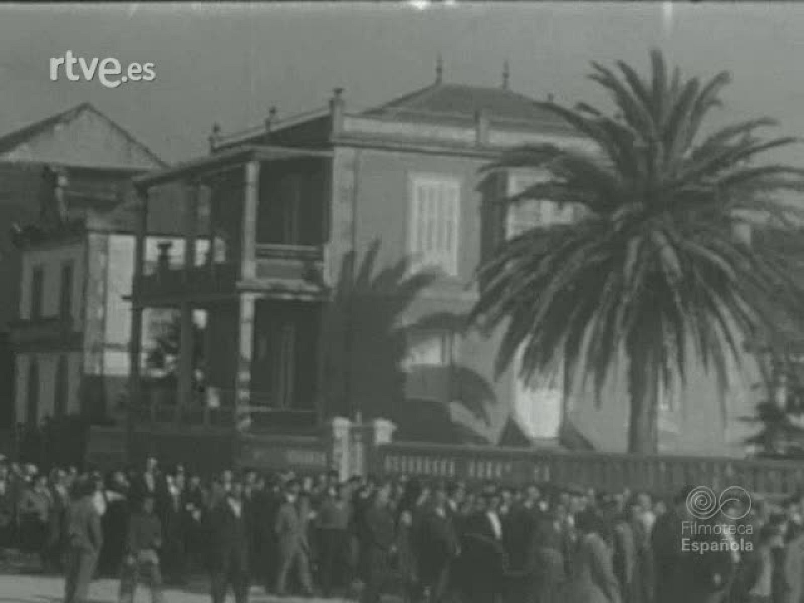 ENTIERRO DE SACERDOTE EN BAYONA | Ver