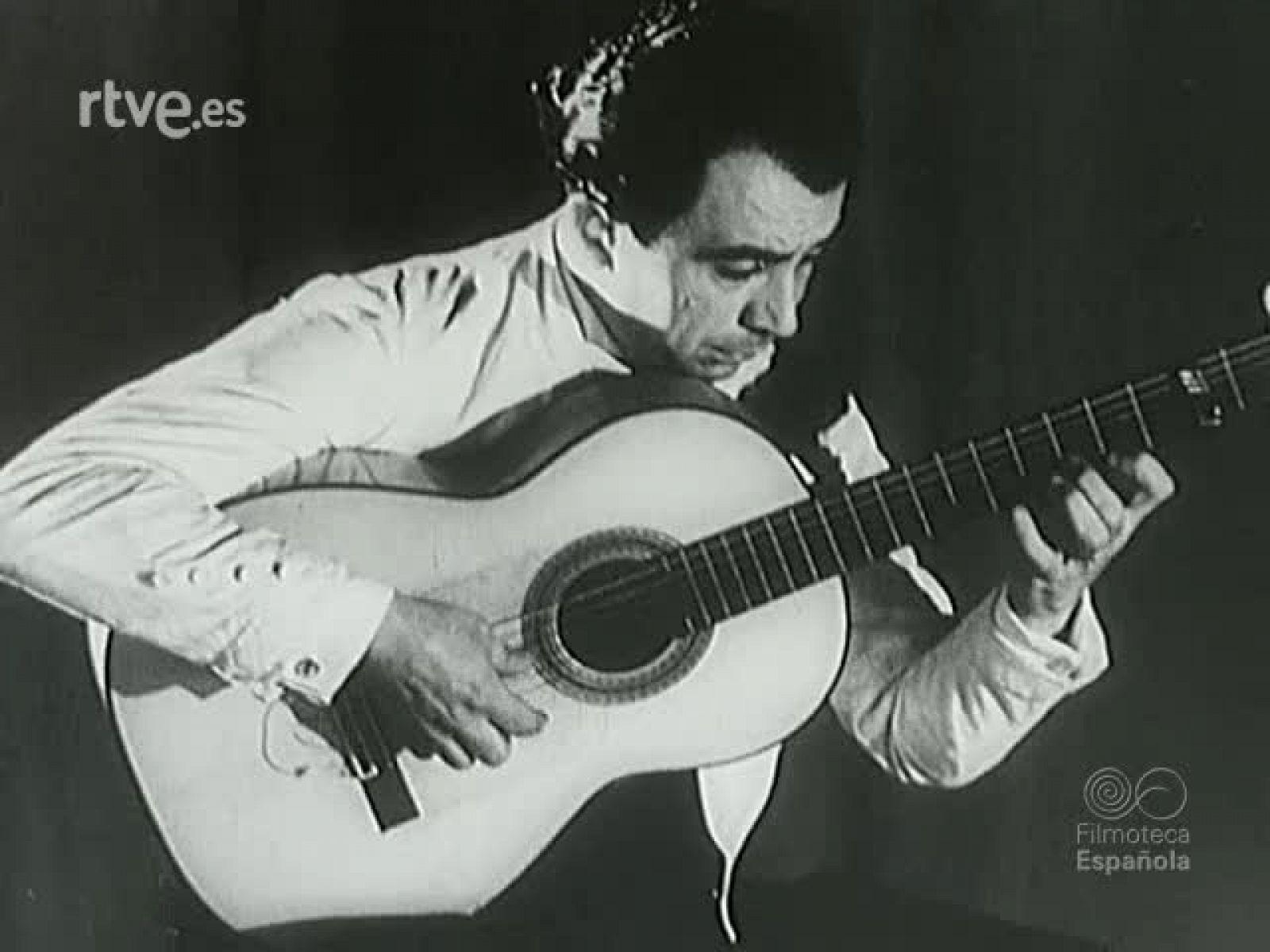 Archivo Histórico: BAILA LOLA FLORES Y NIÑO RICARDO A LA GUITARRA | RTVE Play