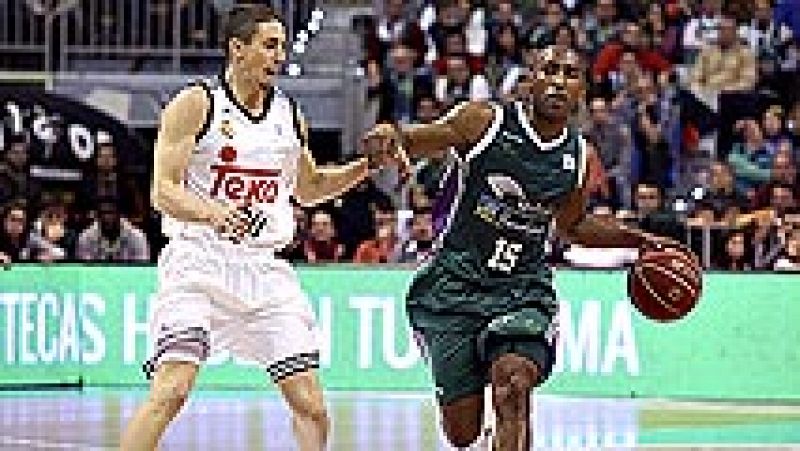 El Unicaja continúa líder en solitario e invicto en el Martín Carpena al ganar al Real Madrid por 99-92, tras una prórroga, y en un partido que se dilucidó en los minutos finales por el acierto en los tiros libres del escolta estadounidense Ryan Tool