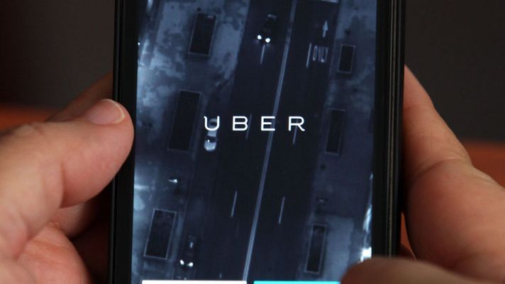 Telediario 1 - UBER suspende temporalmente su servicio en España