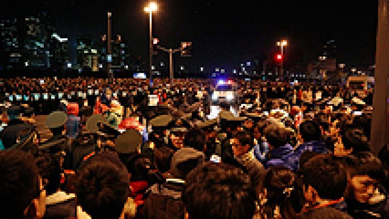  Un total de 36 personas han muerto y otras 47 han resultado heridas, 13 de ellas de gravedad, tras una avalancha humana durante la celebraciones del Año Nuevo en la ciudad china de Shanghái.