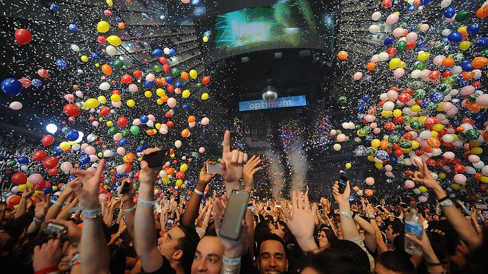 Más de un millón de personas despiden a 2014 en la plaza Times Square de Nueva York