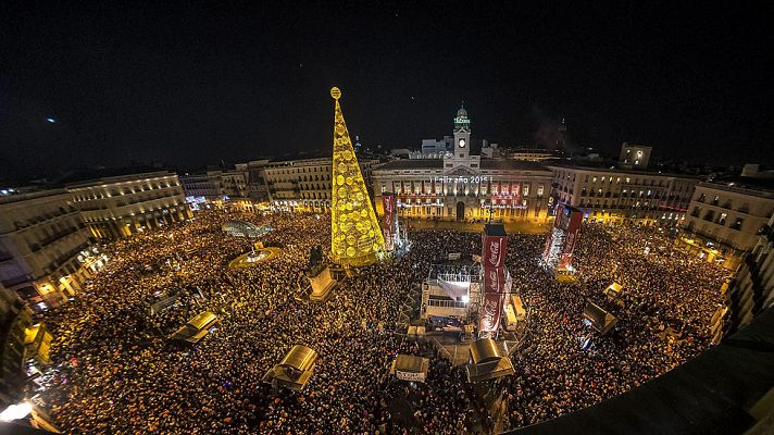 Miles de personas despidieron el año en la Puerta del Sol