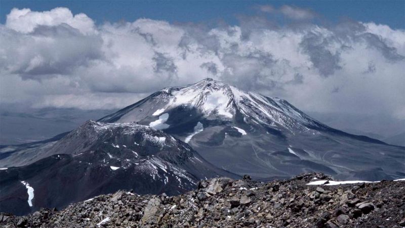 El alpinista vasco Fernando Ossa, donostiarra afincado en Bilbao, ha fallecido tras permanecer dos días aislado en la cordillera de los Andes necesitado de auxilio y en compañía de un compañero de escalada, ha informado a TVE un amigo de los montañer