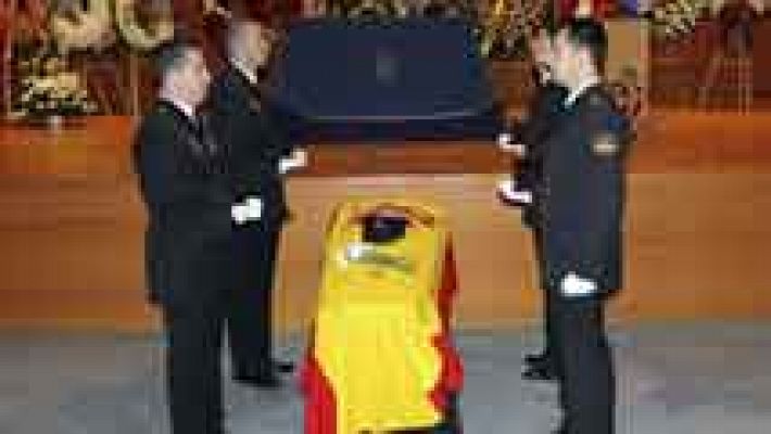 Telediario 1 - Funeral en Madrid por el policia fallecido