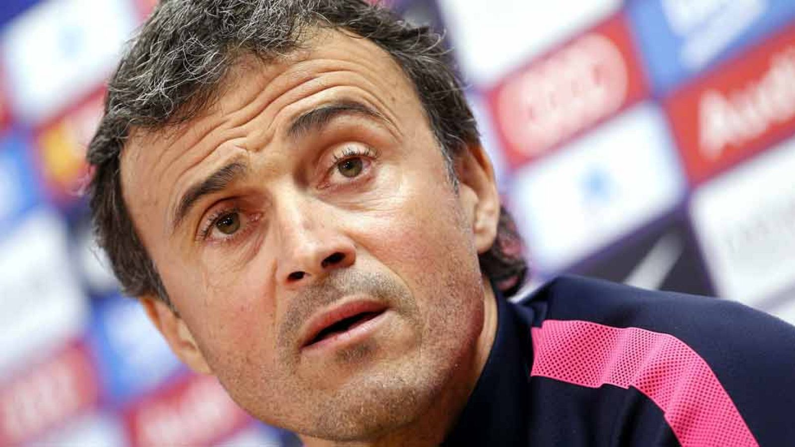 El entrenador del FC Barcelona, Luis Enrique Martínez, no cree que el partido de mañana ante la Real Sociedad sea aún determinante para mantener las opciones al título, y ha reclamado el derecho a tener algún otro tropiezo más cuando aun no se ha lle