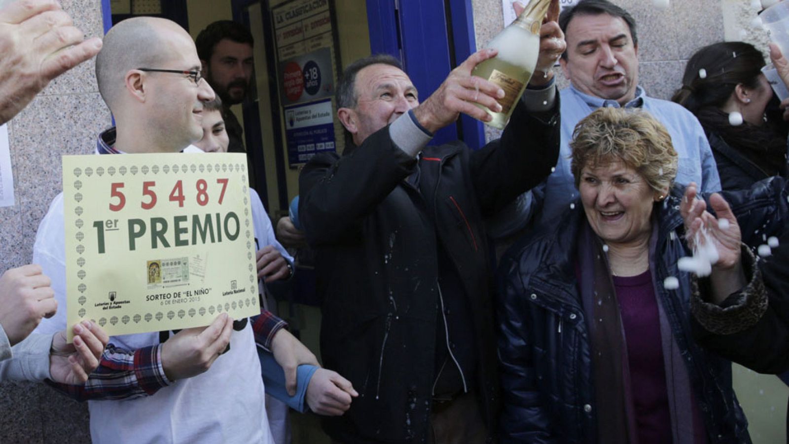 El primer premio de la lotería del Niño, el 55.487, cae en Leganés, y está dotado con dos millones de euros