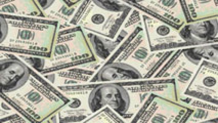 Telediario 1 - Comprar en dólares ya no es un chollo turístico