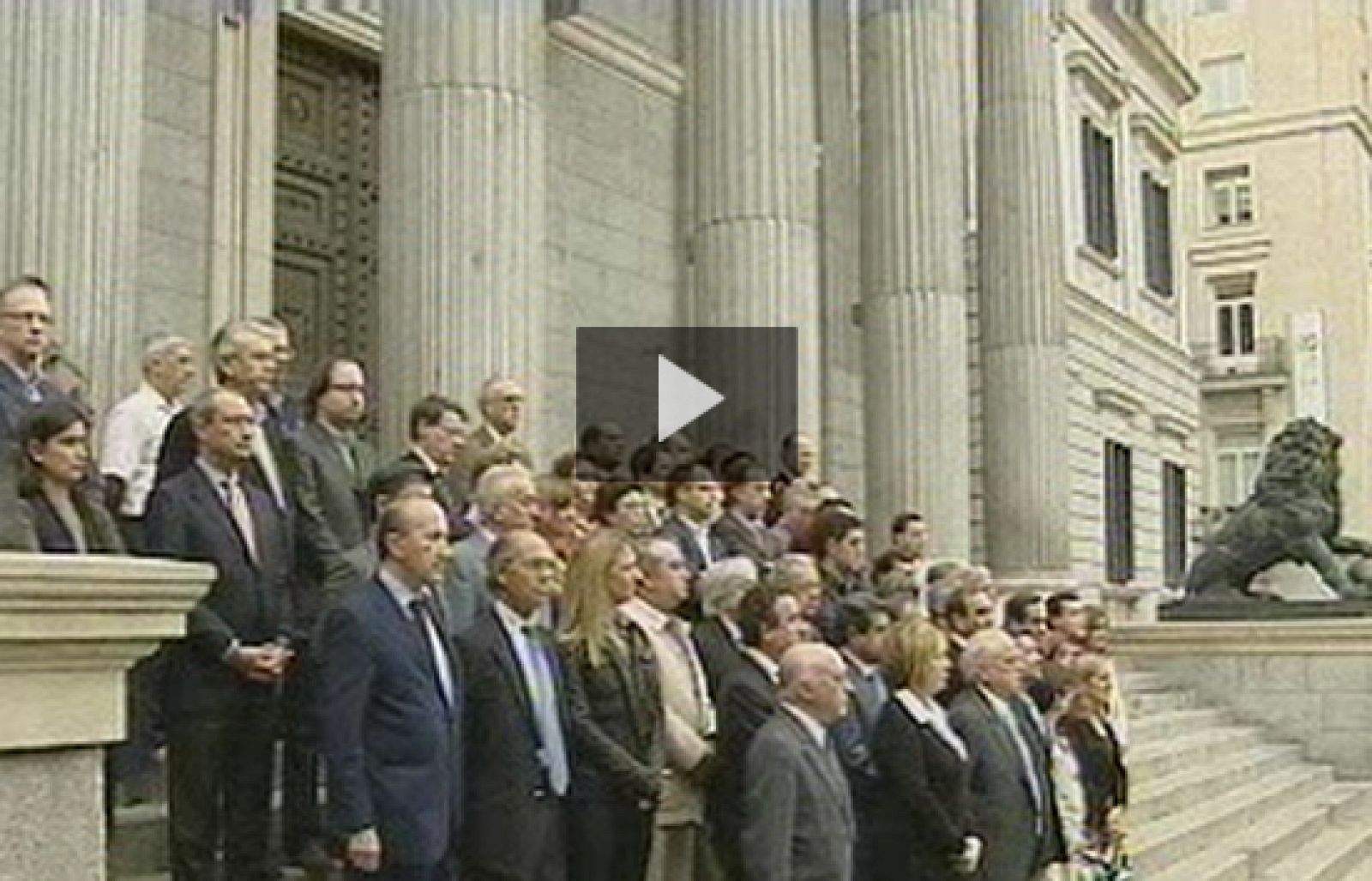 Concentraciones de repulsa en toda España por los atentados estarras | Ver