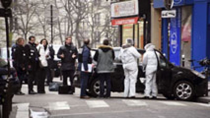 Al menos 12 personas han muerto, y cuatro están muy graves, tras el ataque en París contra el semanario satírico Charlie Hebdó