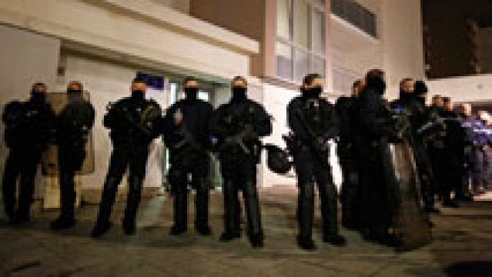  - Un sospechoso del ataque al 'Charlie Hebdo' se entrega