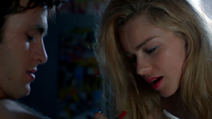 Cuéntame cómo pasó - Carlos se enrolla con Nuka