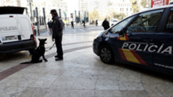 Telediario 1 - España aumenta la alerta antiterrorista a nivel 3