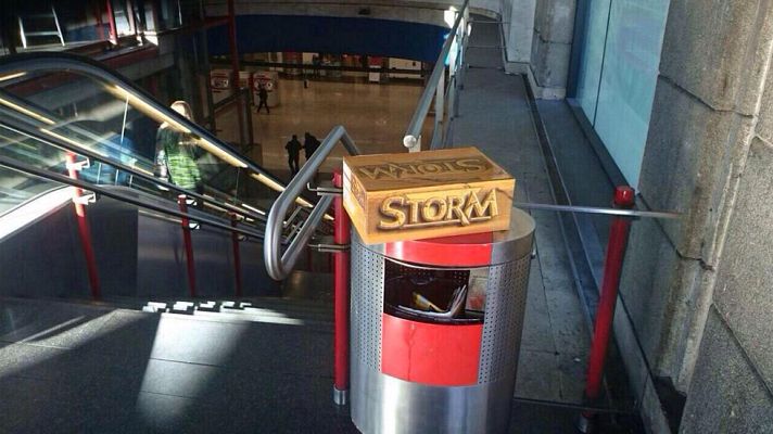 Telediario 1 - Una falsa alarma por una caja sospechosa lleva a desalojar la estación de Nuevos Ministerios