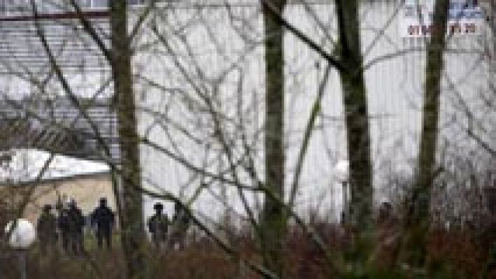 Informativo 24h - Vínculos entre terroristas en París