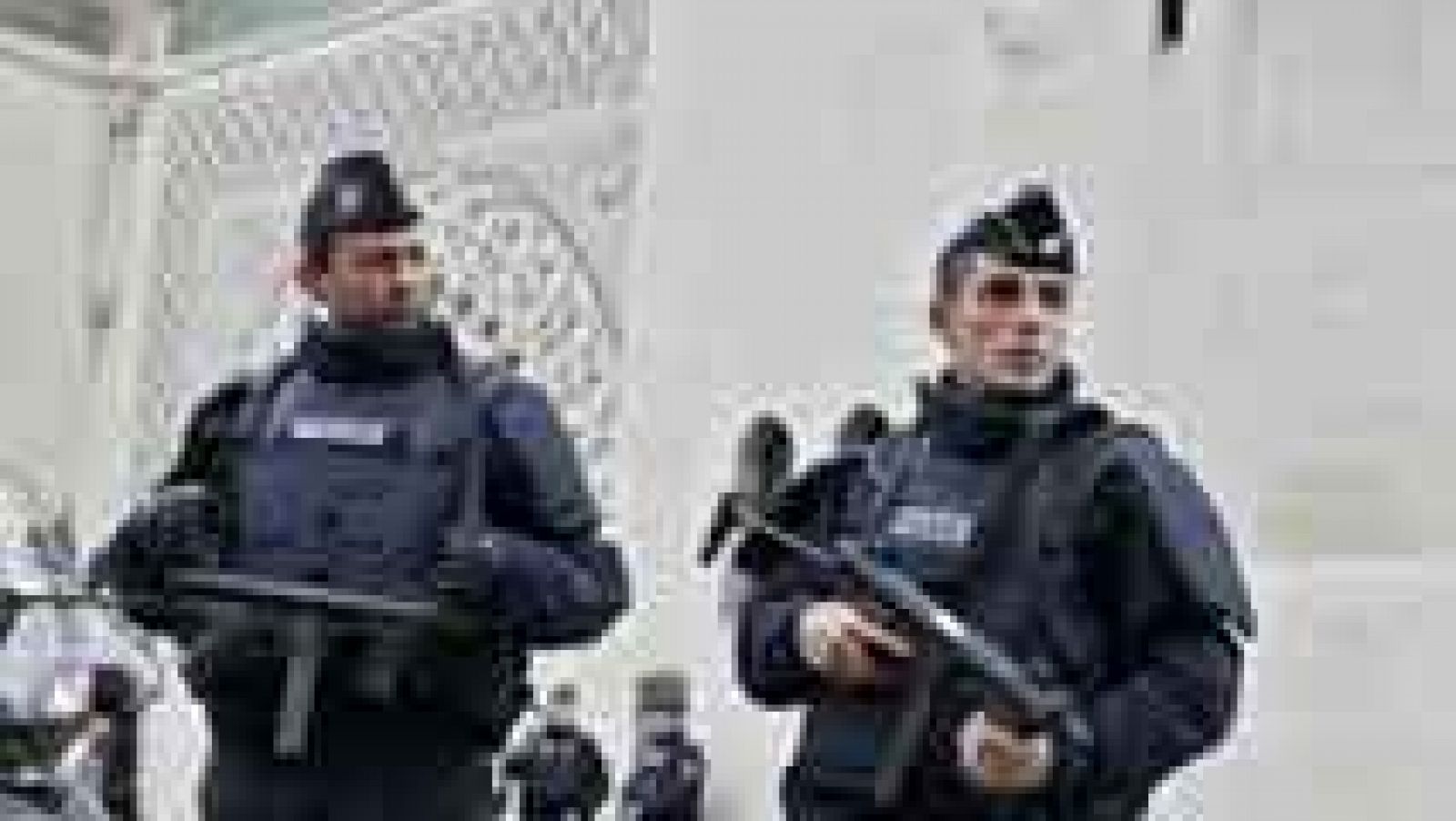 Telediario 1: Los sospechosos se atrincheran a 40 kilómetros de París  | RTVE Play
