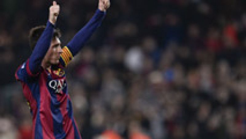 En el partido de Copa contra el Elche,  Leo Messi tuvo un gesto muy llamativo. Marcó de penalti y le dedicó el gol con un beso a los aficionados. Precisamente en ese momento, Luis enrique se marchó al vestuario, mientras prácticamente todo el equipo 