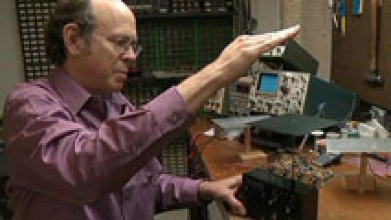 Vuelve el theremín, uno de los primeros instrumentos electrónicos