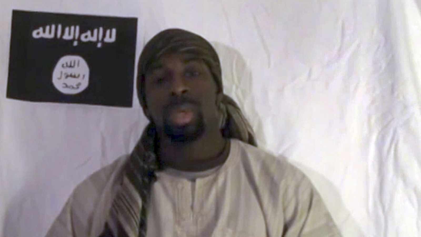 La policía sigue investigando el paradero de Hayat Boumeddiene