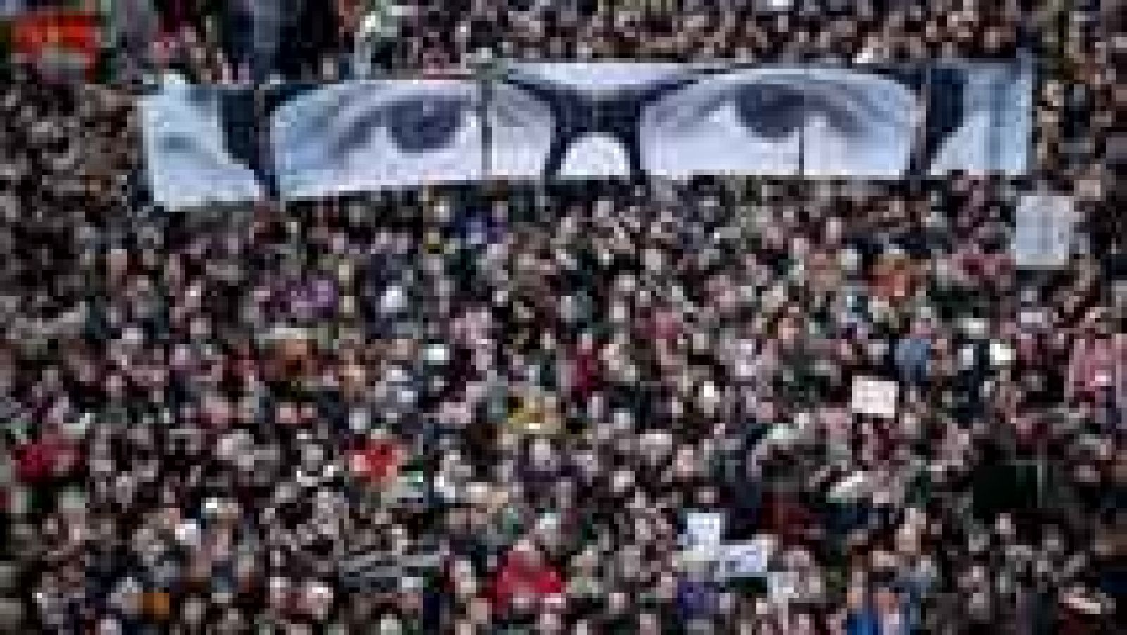 Telediario 1: Más de un millón de personas marcha en París  | RTVE Play